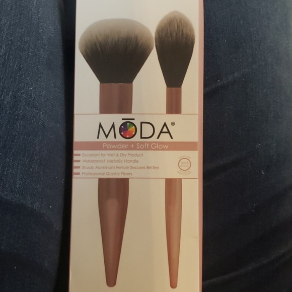 Brushes - Picture 1 of 1